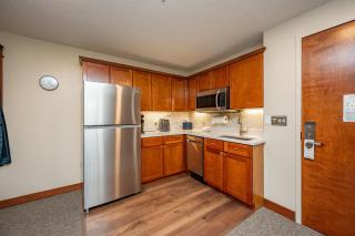 A126 One Bedroom Standard View - Oakland - 6