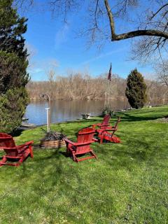 Serene 3-Bdrm Lakehouse - Kendallville - 2