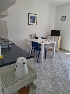 Balcony apartment with a sea view in town center - 4