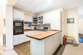 Britannia Road 1 - 6