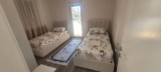 Maxhari Apartments - Polisi i Vogël - 1