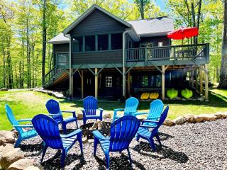 Pet-Friendly Lakeside Cabin Ideal for a Family Getaway in Wisconsin - 0