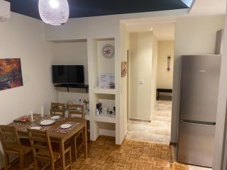 City Center Apartment - 6