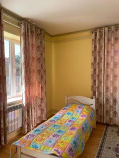 Four Seasons Guest House - Karakol - 6