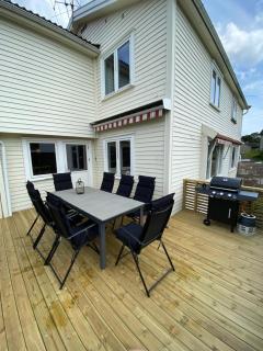 Big semi-detached house with a sunny garden - Kristiansand - 9