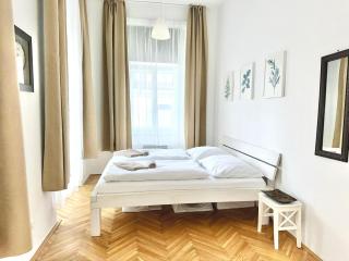 Viaduct View Apartment - Prag - 9