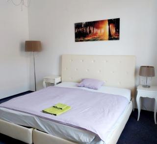 Just 3 min Walk Old Town Center private room D - Praga - 9