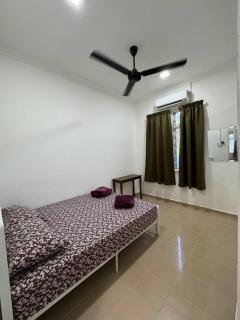 Green Dream Homestay 4&5 USM-HPUSM With Wi-Fi & Netflix 7 Aircond Rooms - Kota Bharu - 1