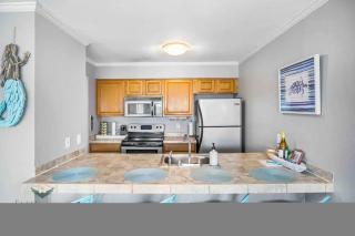 Bayfront 2BR Condo at Sailport - 7