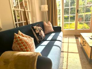 Historic Tollhouse & Riverside Garden nr Cathedral - Salisbury - 4
