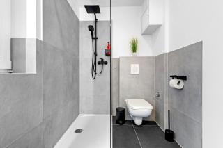 Moderne Suite bis zu 6 Personen - Central- free Parking - 3 Bedrooms - Netflix - Smart Home - - 5