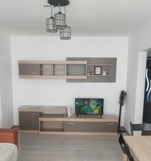 4 Rooms Apartment - Tulcea - 0