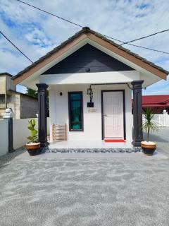 Aura Beach Homestay - Kampong Ru Sepuloh - 7