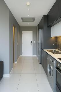 Sleek Five Star Bachelor Pad in Sandton - Joanesburgo - 4