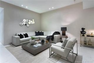 Elegant 4-Bdr Oceanfront Condo with Skyline Views - 3