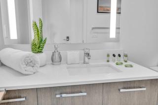 Best Location 2 bedrooms 2 bathrooms - 4