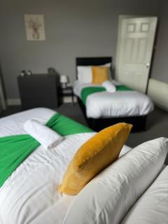 5 Bed Home - Secure Parking - Contractors welcome - Sunderland - 0