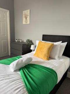 5 Bed Home - Secure Parking - Contractors welcome - Sunderland - 4