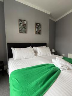 5 Bed Home - Secure Parking - Contractors welcome - Sunderland - 1