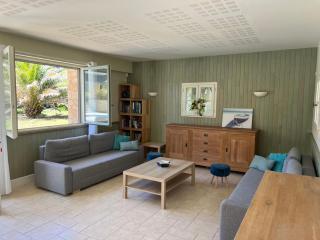 Villa en bord de mer 6 personnes, à côte du Château des Tourelles, piscine d'eau de mer - 2