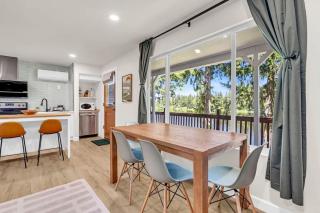 Lakefront Getaway For 4 with Swimming Kayaks and More - Snohomish - 0