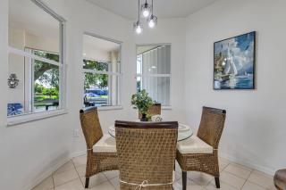Waterfront House in Paradise at Cape Coral - 1