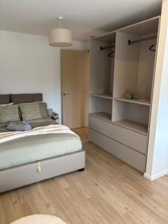 Studio Flat Above MK Station - Milton Keynes - 4