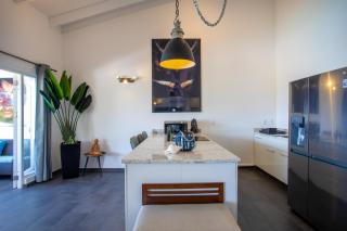 Atlantis Beach House - 2