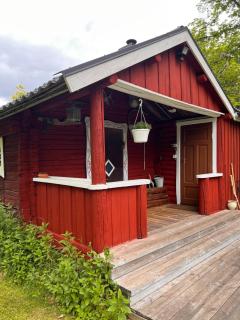 Husarstuga, house at riverside near many lakes - Ädelfors - 0