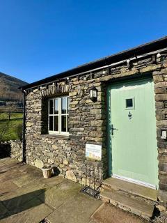 Oak Tree Cottage nestled in the hills of the Lake District and Yorkshire Dales - Tebay - 1