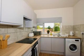 33 Beautiful 2 bed apt Tamworth Private Parking - Fazeley - 0