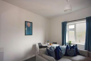 33 Beautiful 2 bed apt Tamworth Private Parking - Fazeley - 5