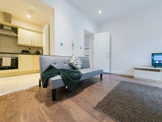 Entire 1 Bedroom Apartment - Private, Self-Contained & Great Value - 5