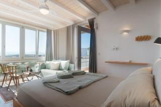 Chic Studio with Pool, 5-Min Walk to Beach - Santa Marina - 0