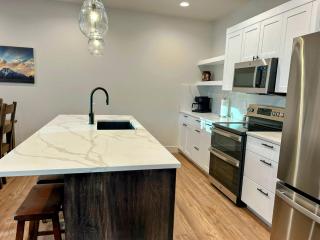 Teton Duo | Side-by-Side Homes | Hot Tubs+Walkable - 3