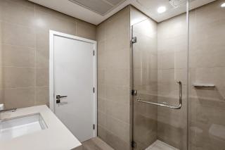 Exclusive 1BR by Amber Suites at Marina Gate Tower 2 - 1