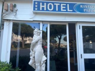 Hotel Nettuno - Punta Marina - 1