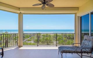 Oceanfront 3-Bedroom with Wrap-Around Views - 6
