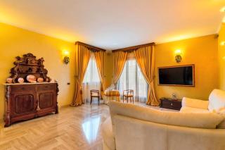 The Rosa's Luxury House - 5