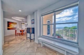 Luxurious 3-Bedroom with Stunning Views Parking - Clearwater Beach - 9
