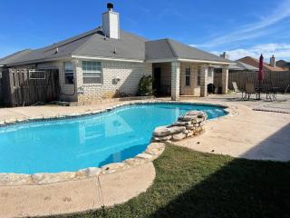 Casa Lava- 4 bedroom with pool and office - Killeen - 0