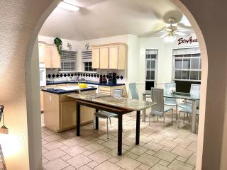 Casa Lava- 4 bedroom with pool and office - Killeen - 4