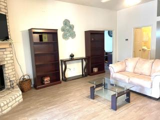 Casa Lava- 4 bedroom with pool and office - Killeen - 1