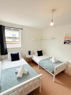 Penthouse with City Views - Bristol - 5