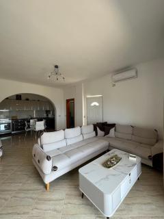 Vila Alexandros - Qeparo - 2