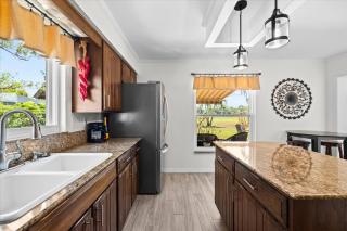 Putt & Relax 3br Haven Steps From Img - 3