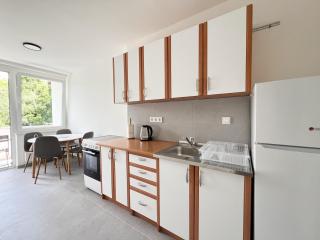 Modern Stay Grbavica - Quiet Area & Free Parking - Sarajevo - 1