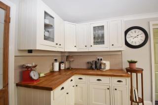 Emerald House, 3 bed, sleeps 5, near Ely & A10, perfect for business travellers & families - - 1