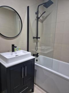 22 Lux & Stylish 2 bed 2 bath Apart w balcony 11 - Birmingham - 7