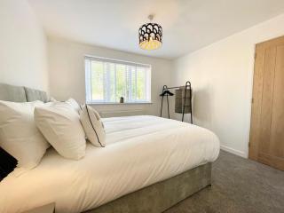 NEW Bungalow - near Quays - Ample Free Parking - Wi-Fi - Gloucester - 9